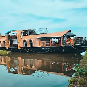  Botel Kalappura Houseboats & Tours